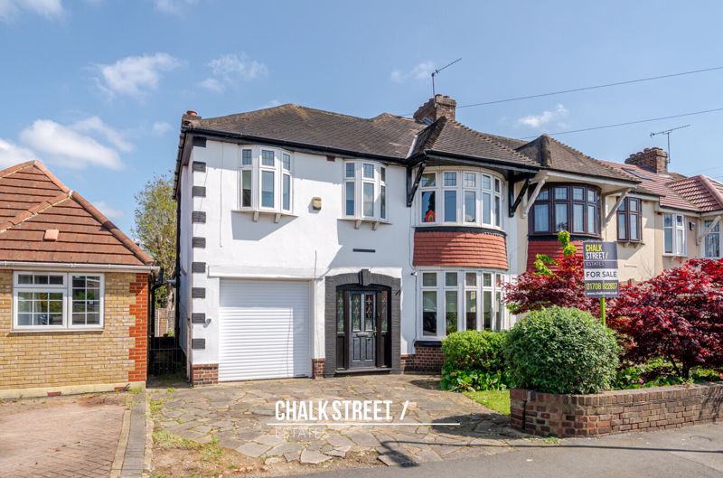 Hacton Lane, Hornchurch, RM12