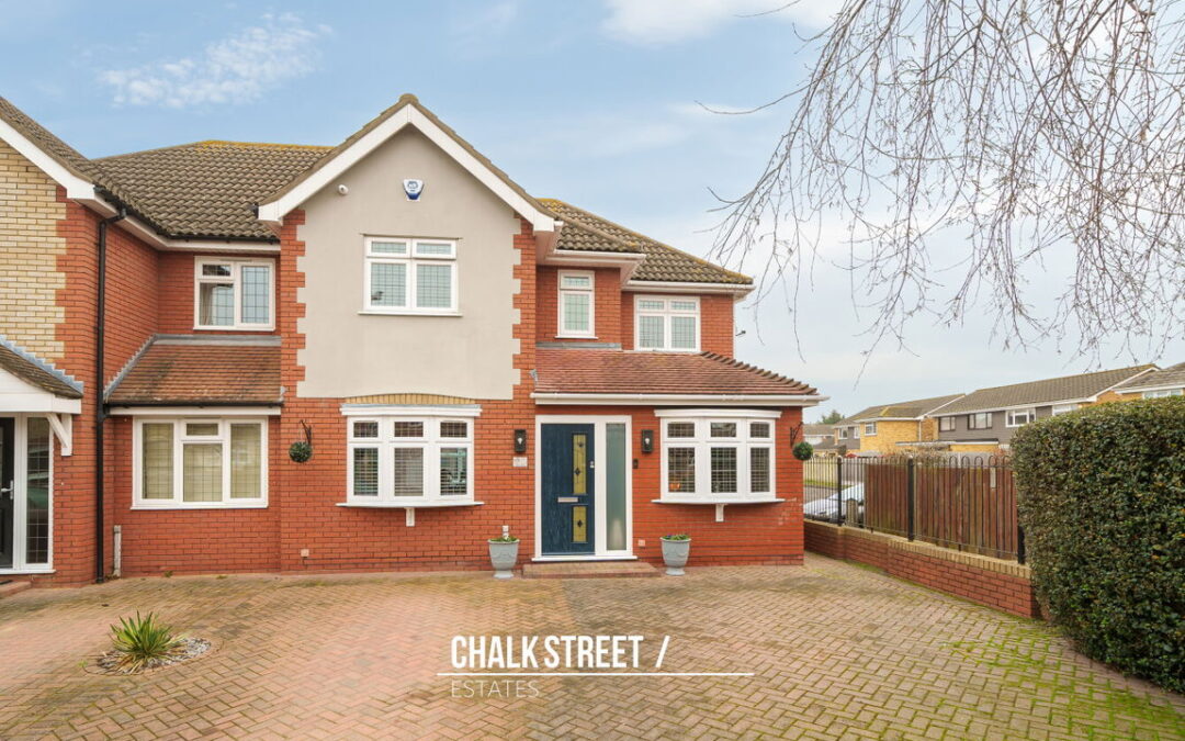 Upney Close, Hornchurch, RM12