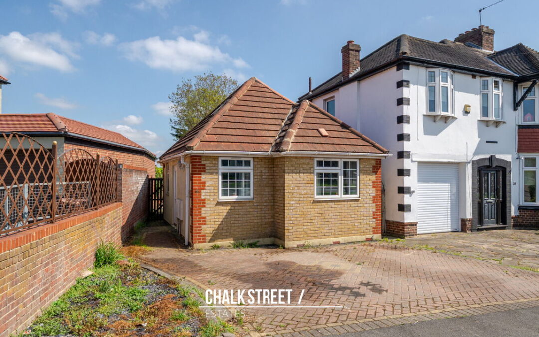 Hacton Lane, Hornchurch, RM12