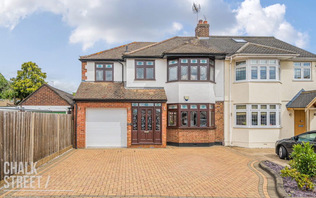 Seaforth Close, Rise Park, RM1