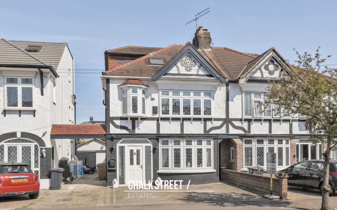 Abbotswood Gardens, Ilford, IG5