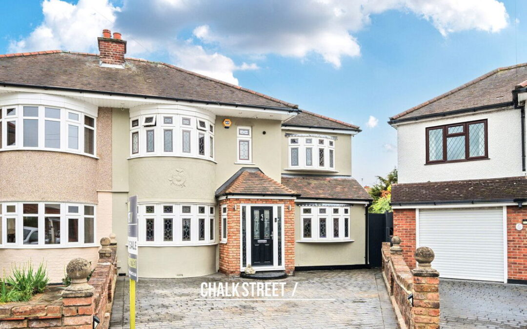 Hazell Crescent, Collier Row, RM5
