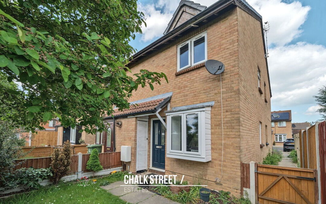 Dewey Path, Hornchurch, RM12