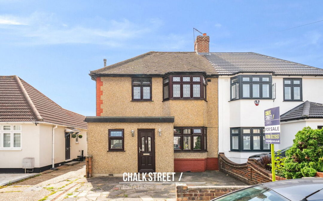 Eyhurst Avenue, Hornchurch, RM12