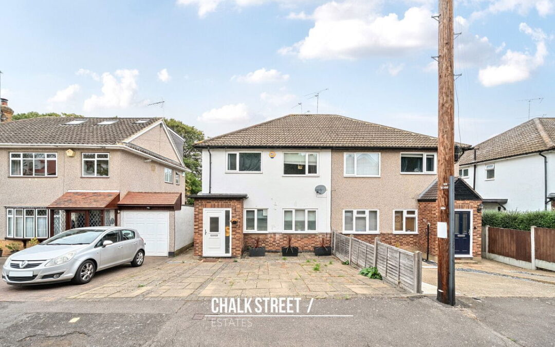 Grey Towers Gardens, Hornchurch, RM11