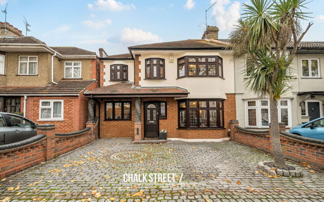 Wayside Avenue, Hornchurch, RM12