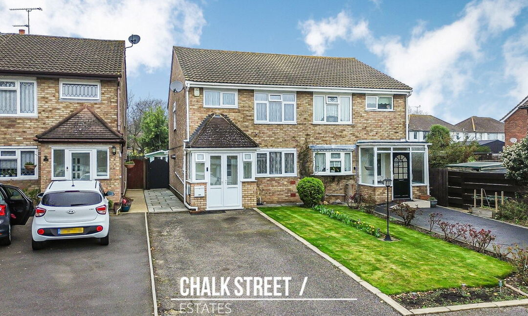 Carisbrooke Close, Hornchurch, RM11