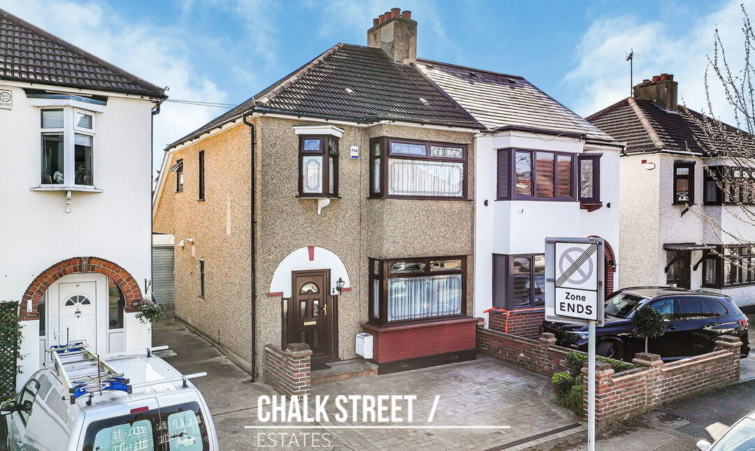 The Avenue, Hornchurch, RM12