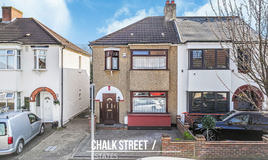 The Avenue, Hornchurch, RM12