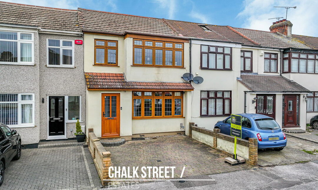 Laburnum Avenue, Hornchurch, RM12