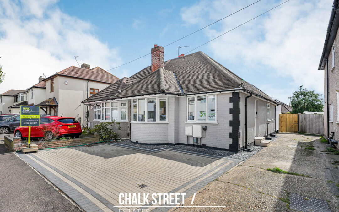 Eyhurst Avenue, Hornchurch, RM12