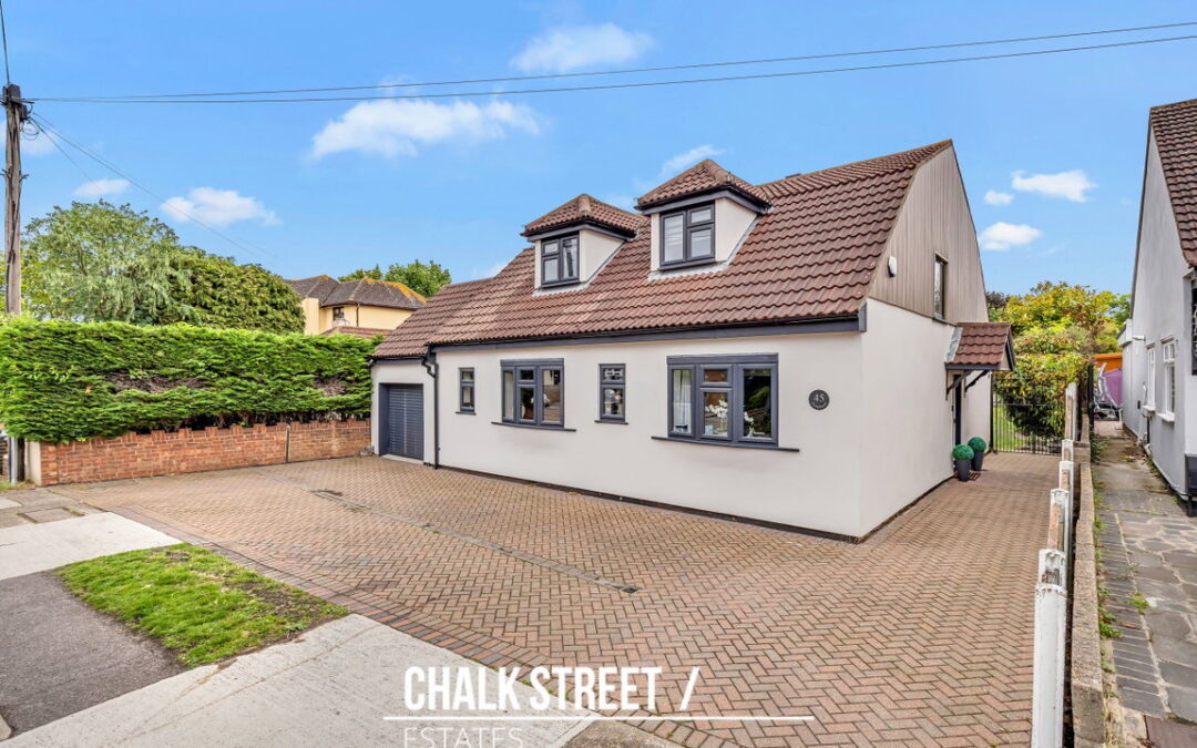 Farm Road, Rainham, RM13