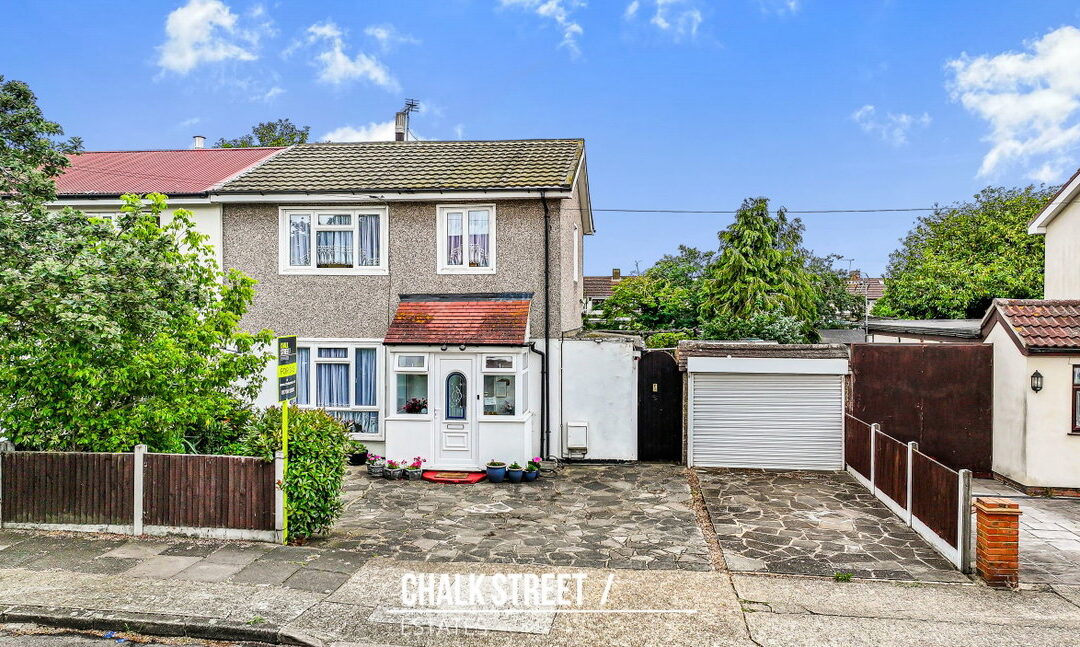 Albany Road, Hornchurch, RM12