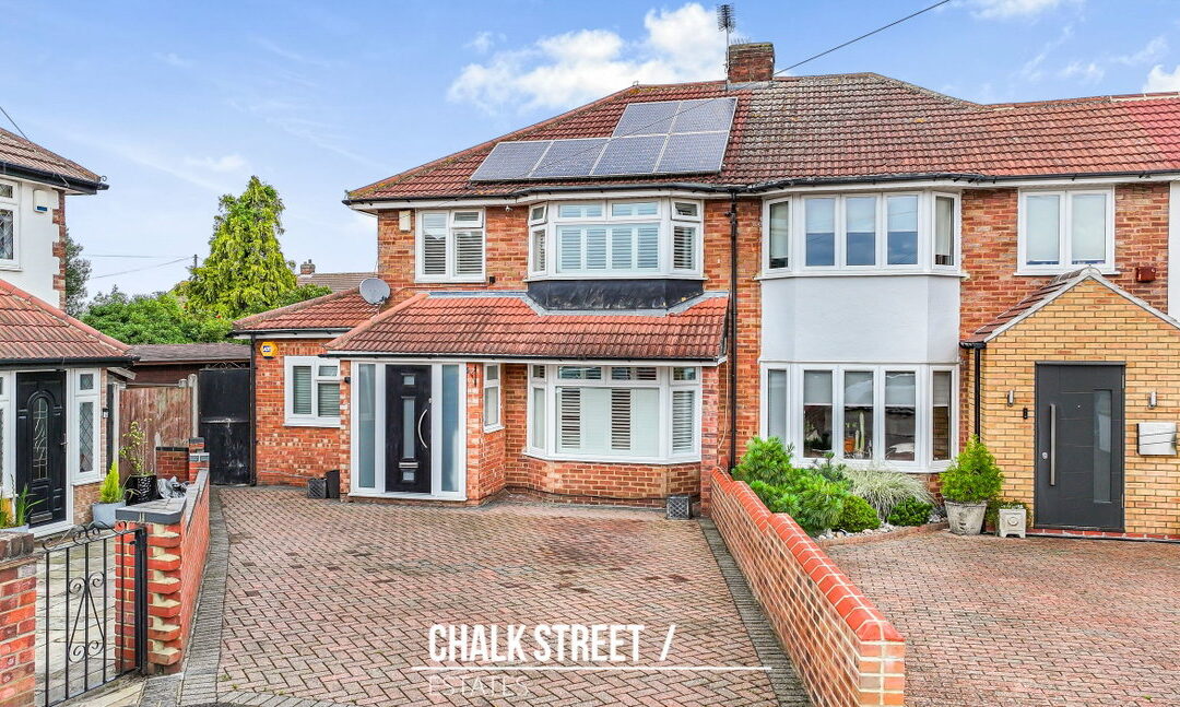Ryder Gardens, Rainham, RM13