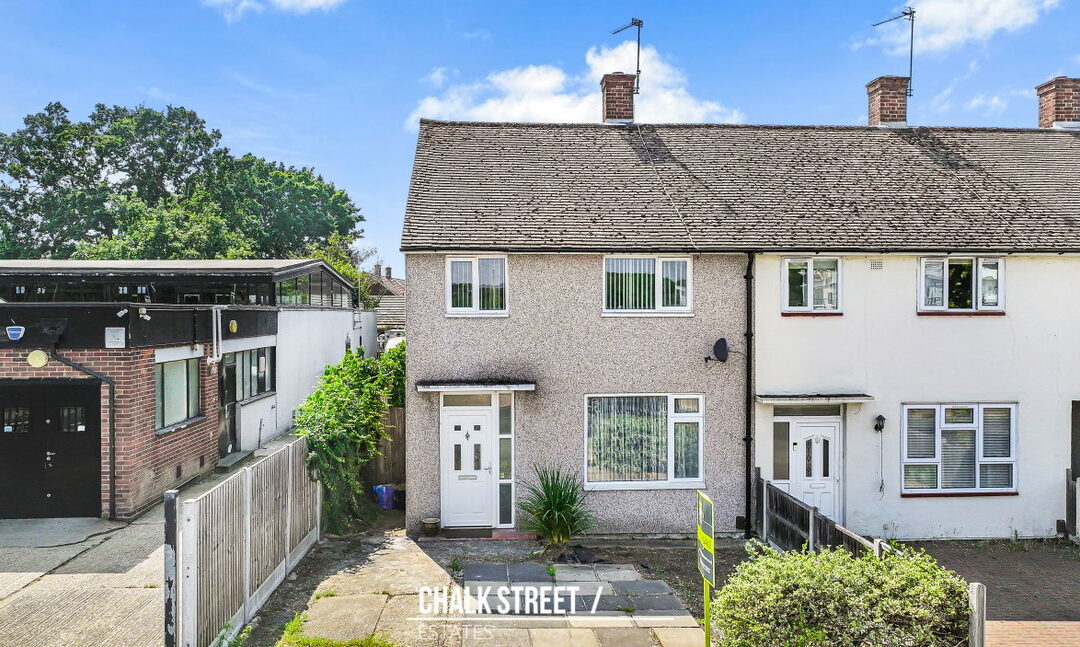 Gooshays Drive, Romford, RM3